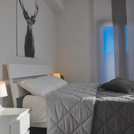 Deer House * Coppito