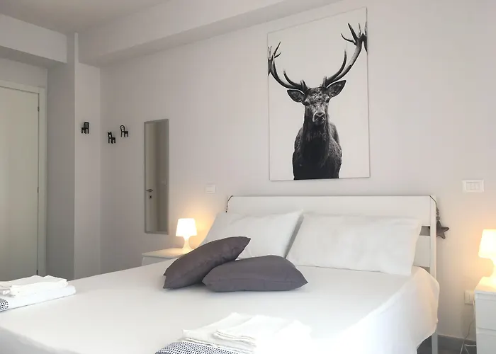 Deer House 3*